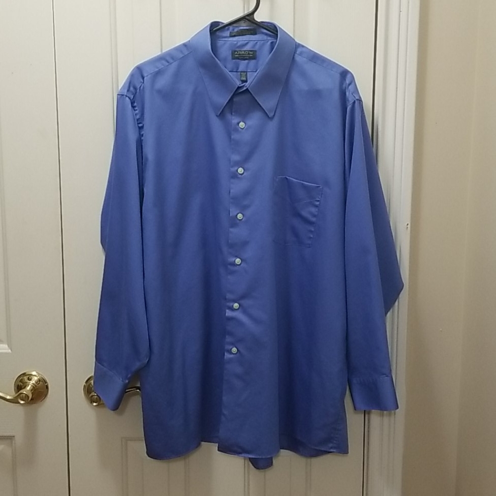 3/$12 Arrow dress shirt sz 17 1/2 32/33